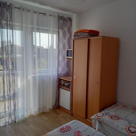 Pokoje Goscinne U Teresy Mrzeżyno Exterior foto